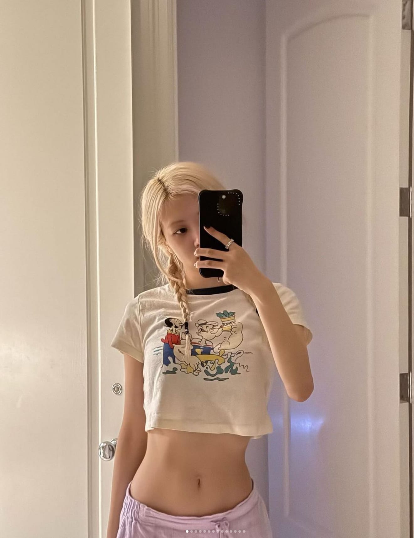Rose, do Blackpink, revela o segredo de sua silhueta esguia! Um charme inesperado no dia a dia