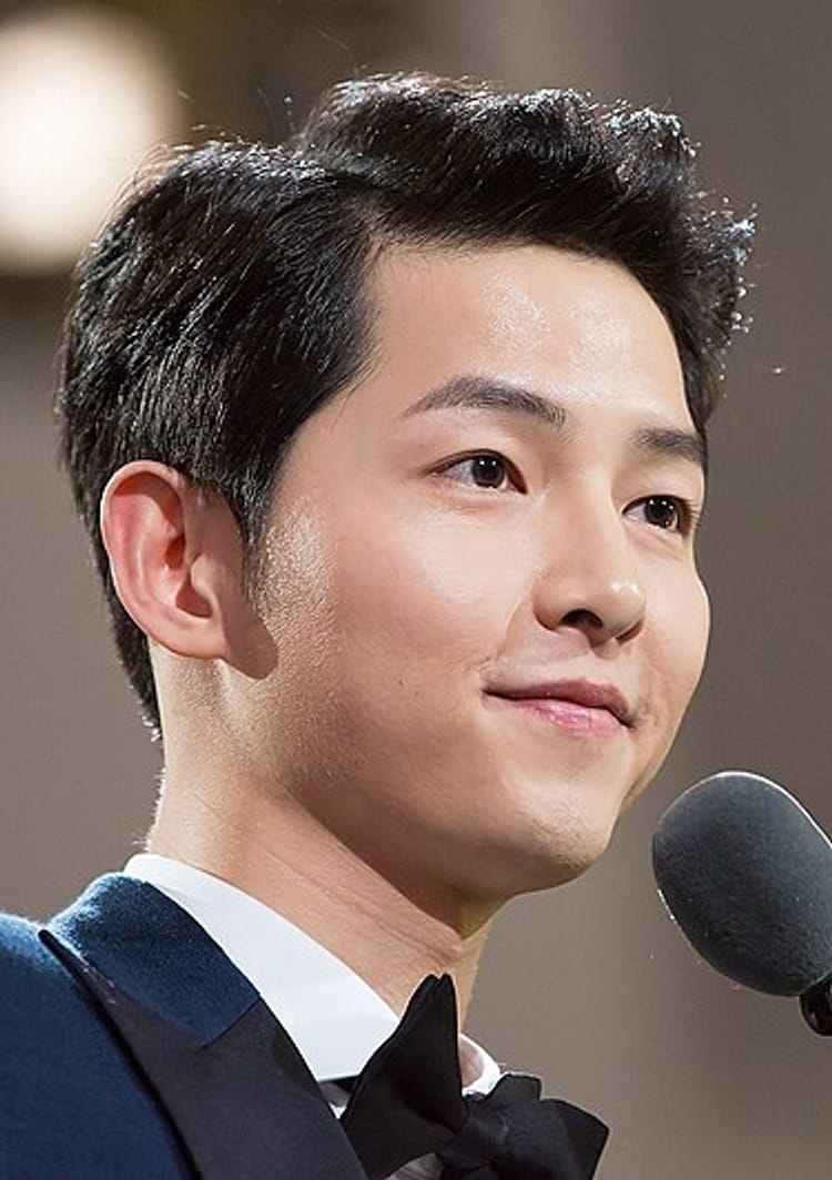 Song Joong-ki, anuncia chegada de segundo filho em Roma: 