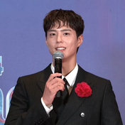 Park Bo-gum brilha como apresentador do ‘2024 MAMA Awards’… “Um momento glorioso no Dolby Theatre”