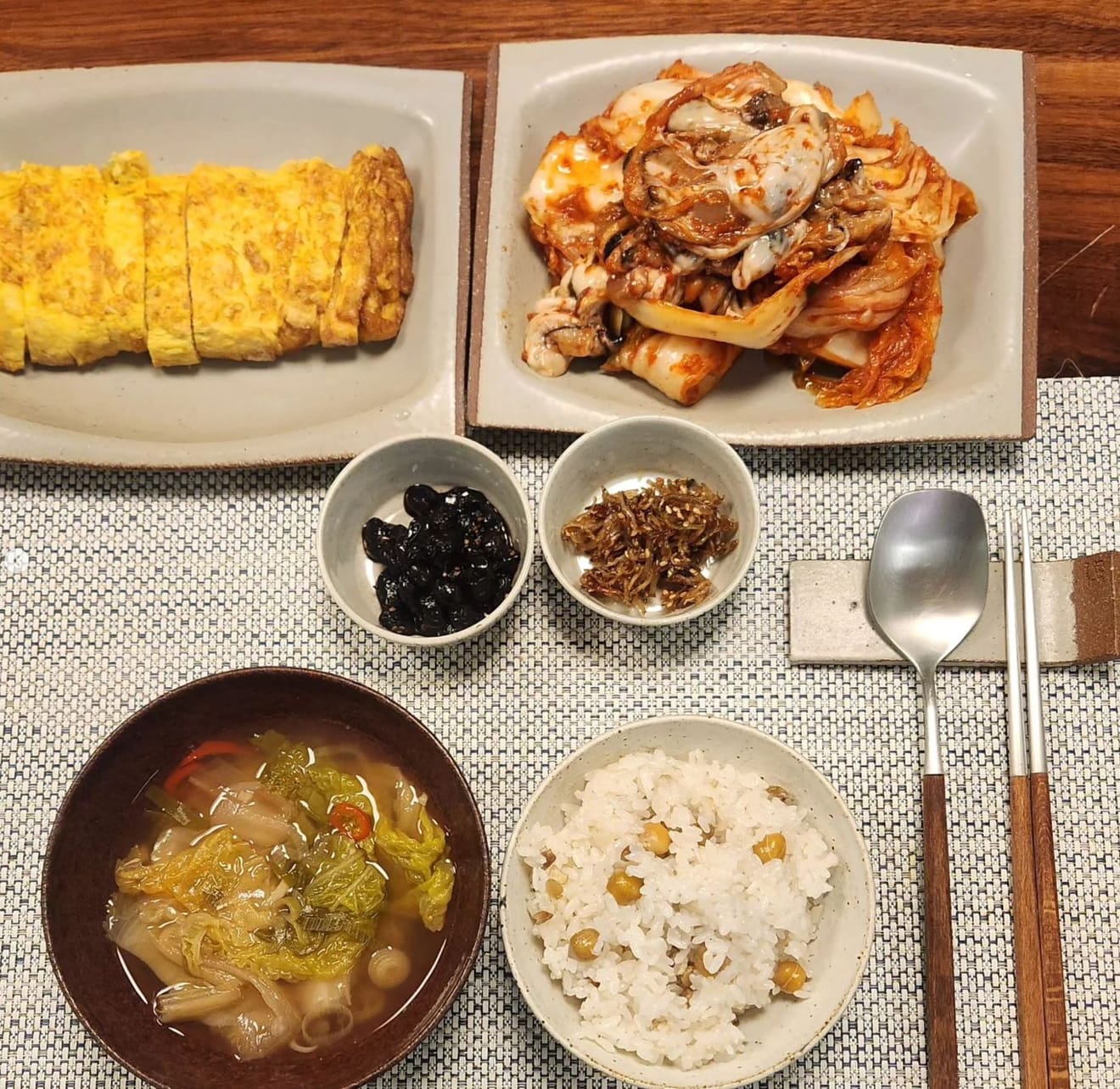 Atriz Lee Young-ae se transforma em uma ‘Jang-geum real’ fazendo kimchi… a elegância permanece