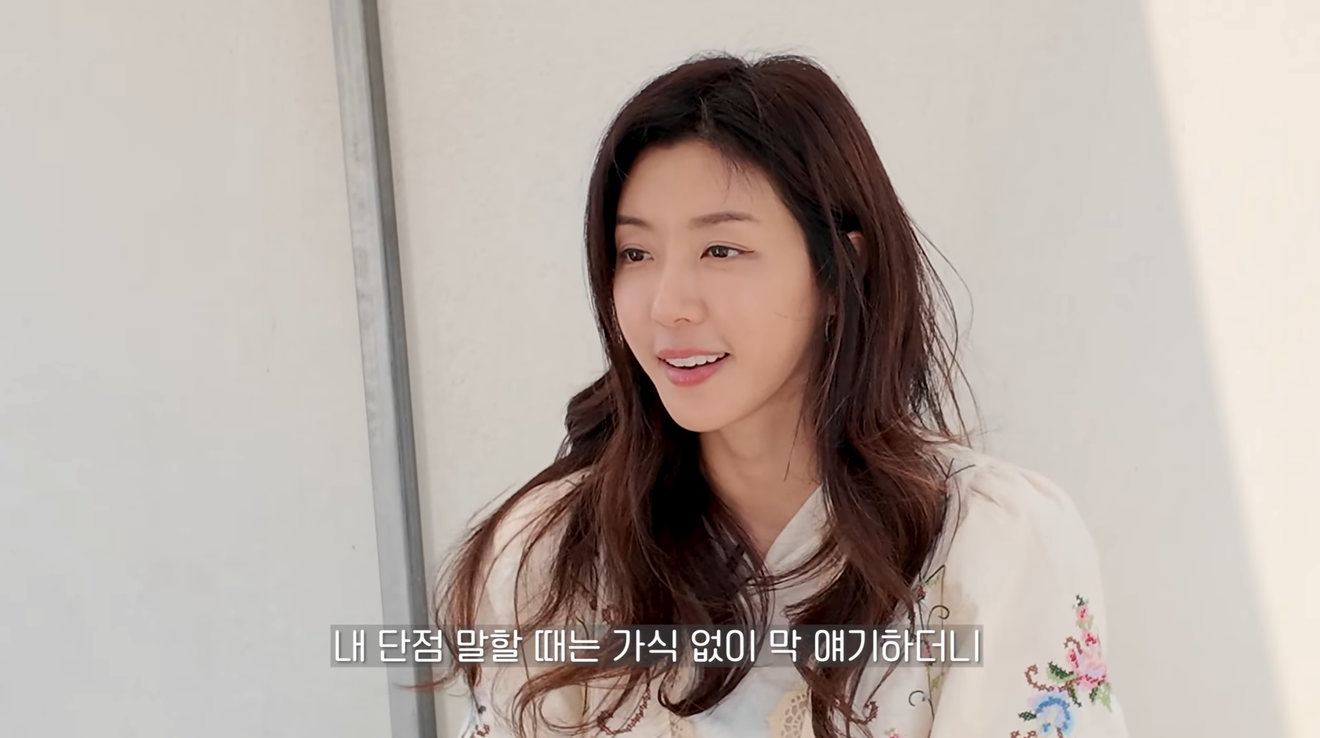 Park Han-byul aborda o escândalo Burning Sun de seu marido em conversa franca com Hong In-gyu no YouTube